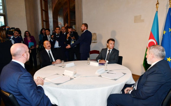  Պրահայում կայացել է Ադրբեջանի, ԵՄ-ի, Ֆրանսիայի և Հայաստանի ղեկավարների հանդիպումը
 