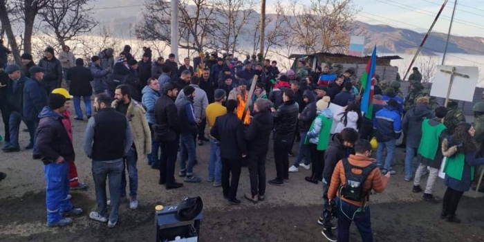  Շուշա-Խանքենդի ճանապարհին բողոքի ակցիայի մասնակիցները որոշել են գիշերել վրաններում
 