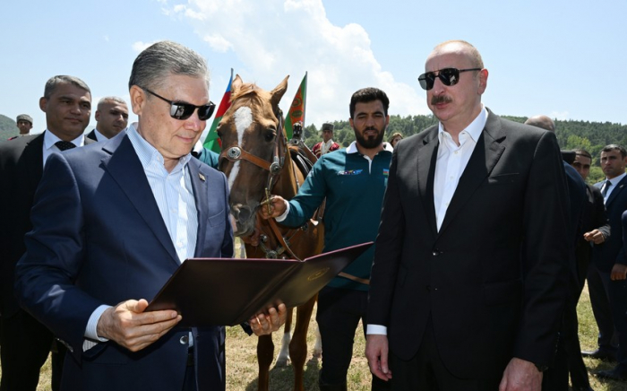   Ի.Ալիևը «Դոստլուգ» անունով ղարաբաղյան ձի է նվիրել Բերդըմուհամեդովին
  