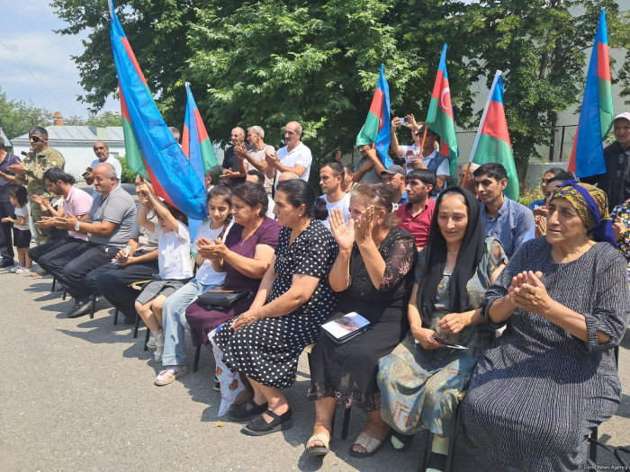   «Մեծ վերադարձ». նախկին հարկադիր վերաբնակների հերթական խումբը մեկնել է Հասանրիզ
  