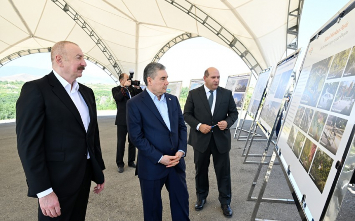   Ալիևը և Բերդըմուհամեդովը զննել են Ֆիզուլի քաղաքում ավերված տարածքները
  