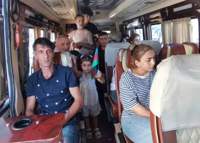   «Մեծ վերադարձ». Նախկին հարկադիր վերաբնակների առաջին խումբը մեկնել է Խանյուրդա և Թազաբինա գյուղեր
  