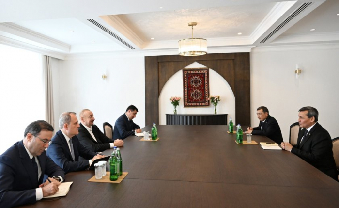   Ի.Ալիևը Խանքենդիում ընդունել է Թուրքմենստանի Նախարարների կաբինետի փոխնախագահին
  