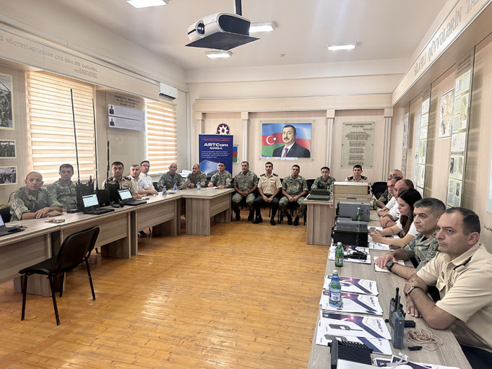  Կապի սպաների համար ուսումնամեթոդական հավաք՝ ադրբեջանական բանակում
 