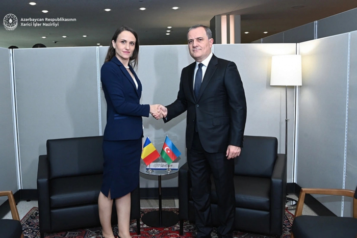  Ադրբեջանի ԱԳՆ ղեկավարը Նյու Յորքում հանդիպել է ռումինացի գործընկերոջ հետ
 