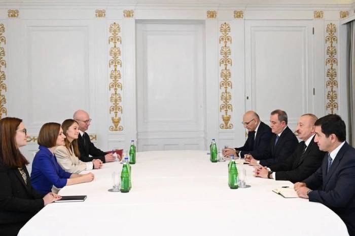   Սանդուն՝ Ալիևի հետ հանդիպման մասին.  քննարկեցինք մոլդովա-ադրբեջանական տնտեսական կապերի ամրապնդումը
 