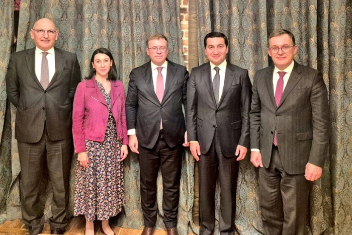   Ադրբեջանցի և ֆրանսիացի դիվանագետները բանակցություններ են վարել Բաքվում
  