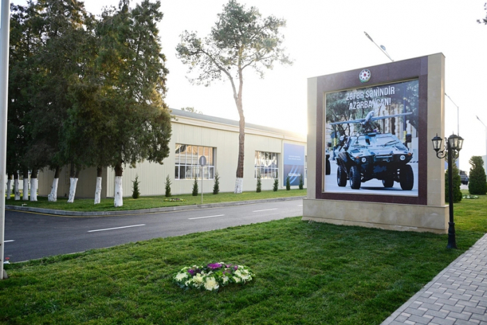   Ի.Ալիևը՝ Թերթերի էլեկտրամեխանիկական գործարանի բացմանը
  