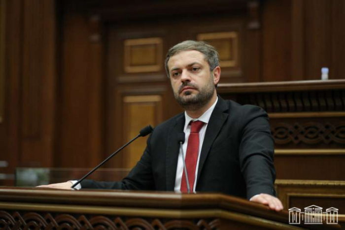  Երկու ապրանք կա, բանակցում ենք Ադրբեջանի հետ, որպեսզի դրանց ներմուծման հնարավորությունն էլ բացվի.  Պապոյան 
 