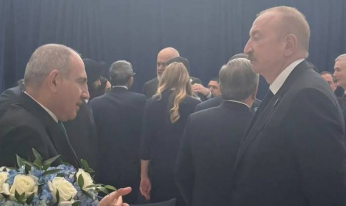   Իլհամ Ալիևը Վաշինգտոնում ոչ պաշտոնական հանդիպում է ունեցել Փաշինյանի հետ
  