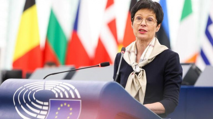   ԵՄ ընդլայնման հարցերով հանձնակատարը նախատեսում է այցելել Հայաստան և Ադրբեջան
  