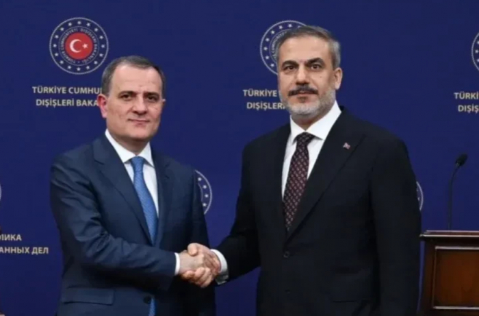   Ադրբեջանի և Թուրքիայի արտգործնախարարները քննարկել են իրանական ԱԹՍ-ների շուրջ ստեղծված իրավիճակը
  