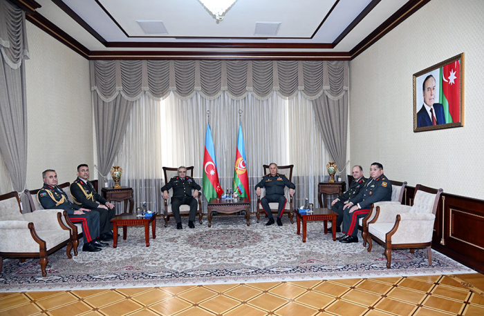   Ադրբեջանի բանակի գլխավոր շտաբի պետը հանդիպում է ունեցել Թուրքիայի բանակի ցամաքային զորքերի հրամանատարի հետ
  