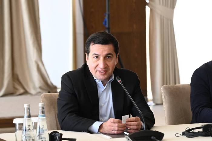   Հիքմեթ Հաջիևը «Խաղաղության կամուրջ» նախաձեռնության շրջանակում Գաբալայում հանդիպել է Հայաստանի ներկայացուցիչների հետ
  