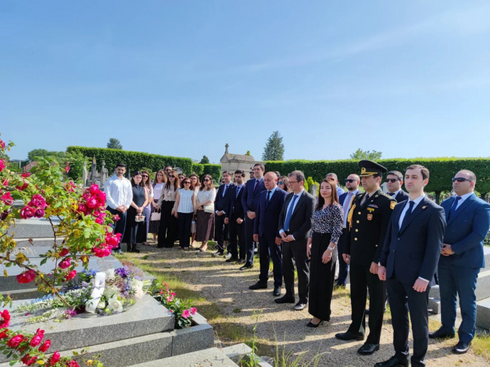 Ֆրանսիայում Ադրբեջանի դեսպանատան աշխատակիցներն այցելել են Թոփչուբաշովի գերեզմանին
 