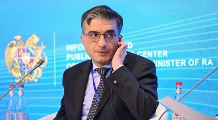   Ադրբեջանցի փորձագետը Երևանում իր երկիրն անվանել է միջին տերություն
  