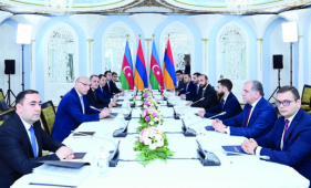  Փարիզը ողջունում է Ադրբեջանի և Հայաստանի ԱԳՆ ղեկավարների բանակցությունները
 