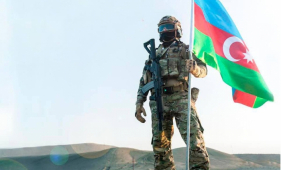   Ազատագրված Ֆարուխ գյուղում բարձրացվել է Ադրբեջանի դրոշը
  