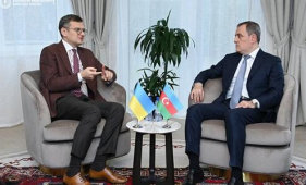  Ադրբեջանի ԱԳՆ ղեկավարը հանդիպել է ուկրաինացի գործընկերոջ հետ
 
